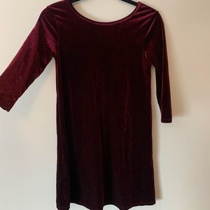 Robe de velour rouge vin